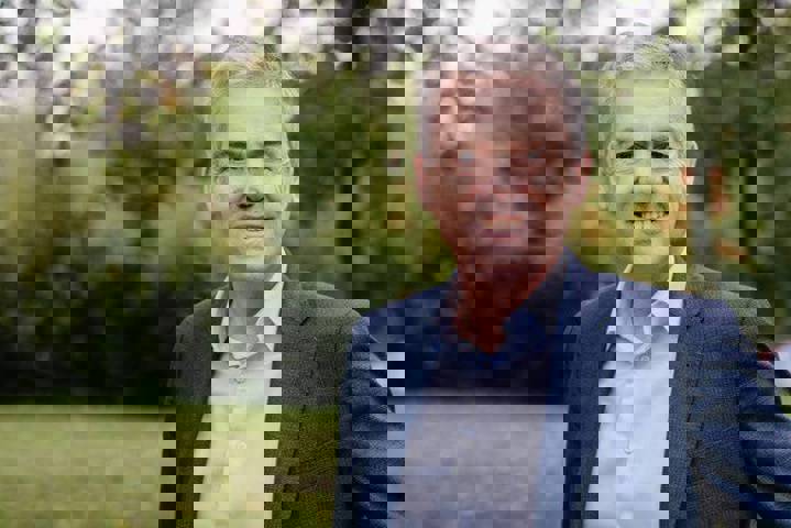 222368